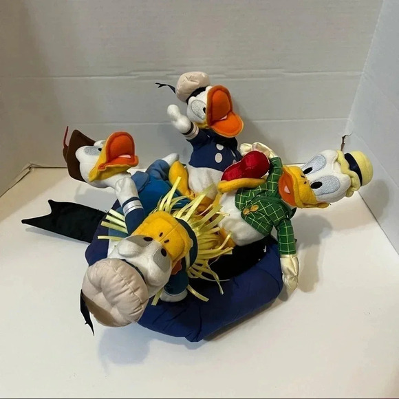 Disney Store 65th Anniversary Donald Duck Bean Bag Hat Plush Set - Picture 1 of 11